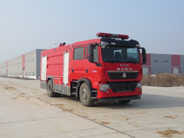 國五重汽T5G水罐消防車(8噸)