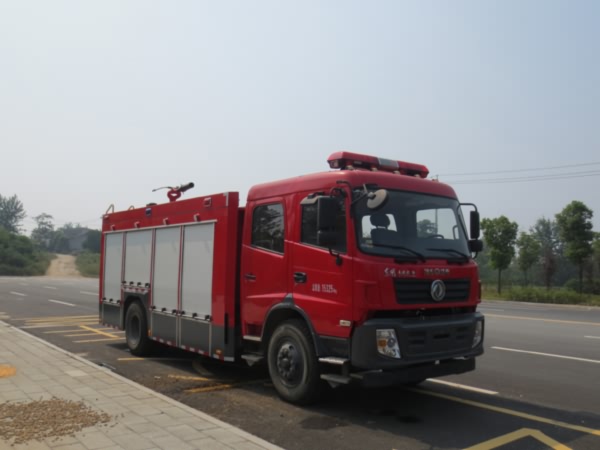 國五東風6噸泡沫消防車