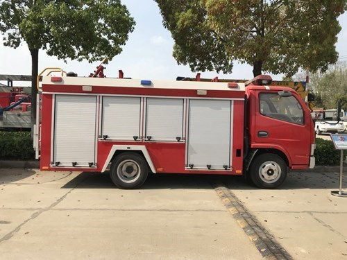 國五東風單排小型消防車